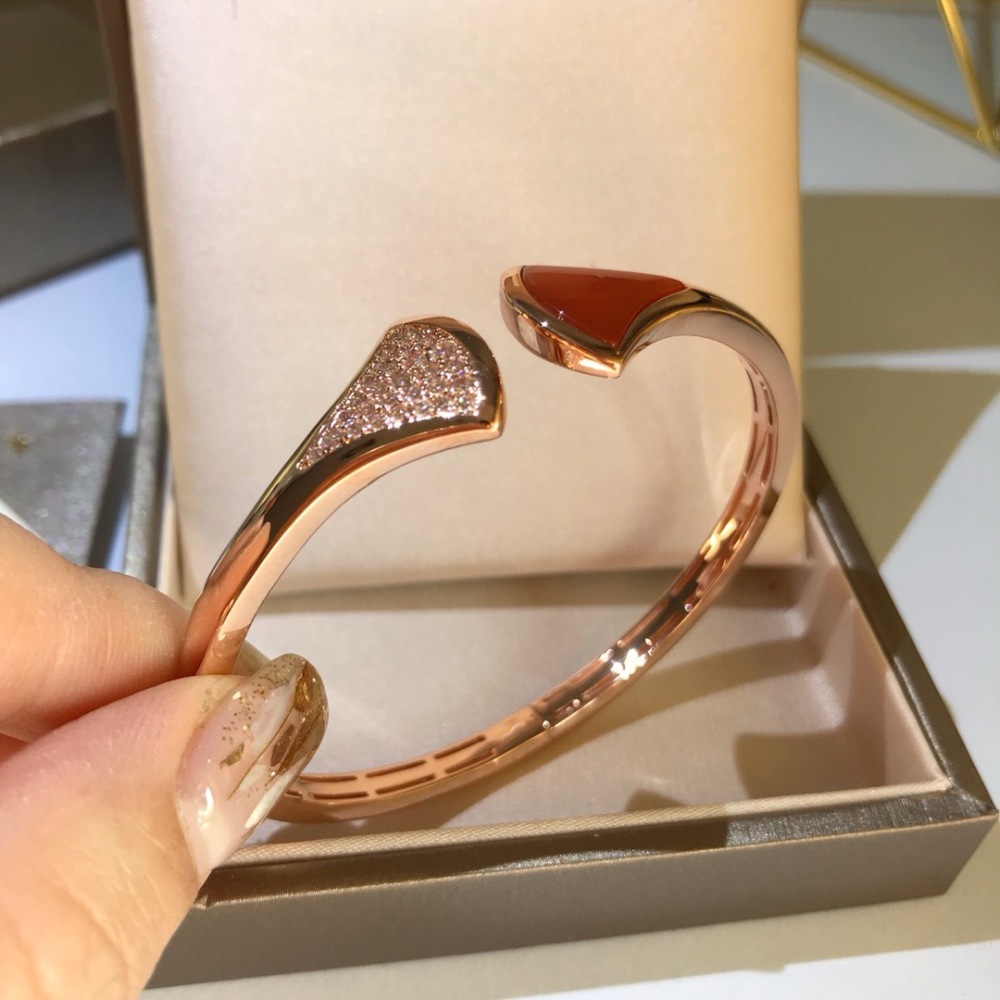 BVLGARI DIVAS DREAM CARNELIAN DIAMOND ROSE GOLD OPEN BANGLE