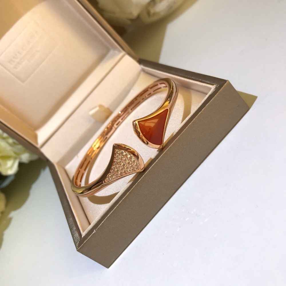 BVLGARI DIVAS DREAM CARNELIAN DIAMOND ROSE GOLD OPEN BANGLE