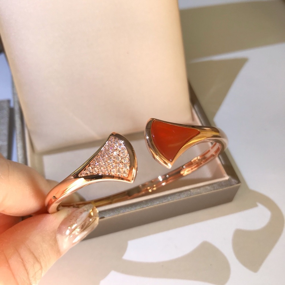 BVLGARI DIVAS DREAM CARNELIAN DIAMOND ROSE GOLD OPEN BANGLE