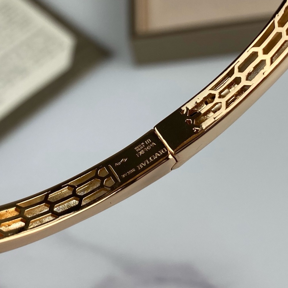 BVLGARI SERPENTI DIAMOND WHITE MOTHER OF PEARL SAPPHIRE ROSE GOLD OPEN CUFF BANGLE