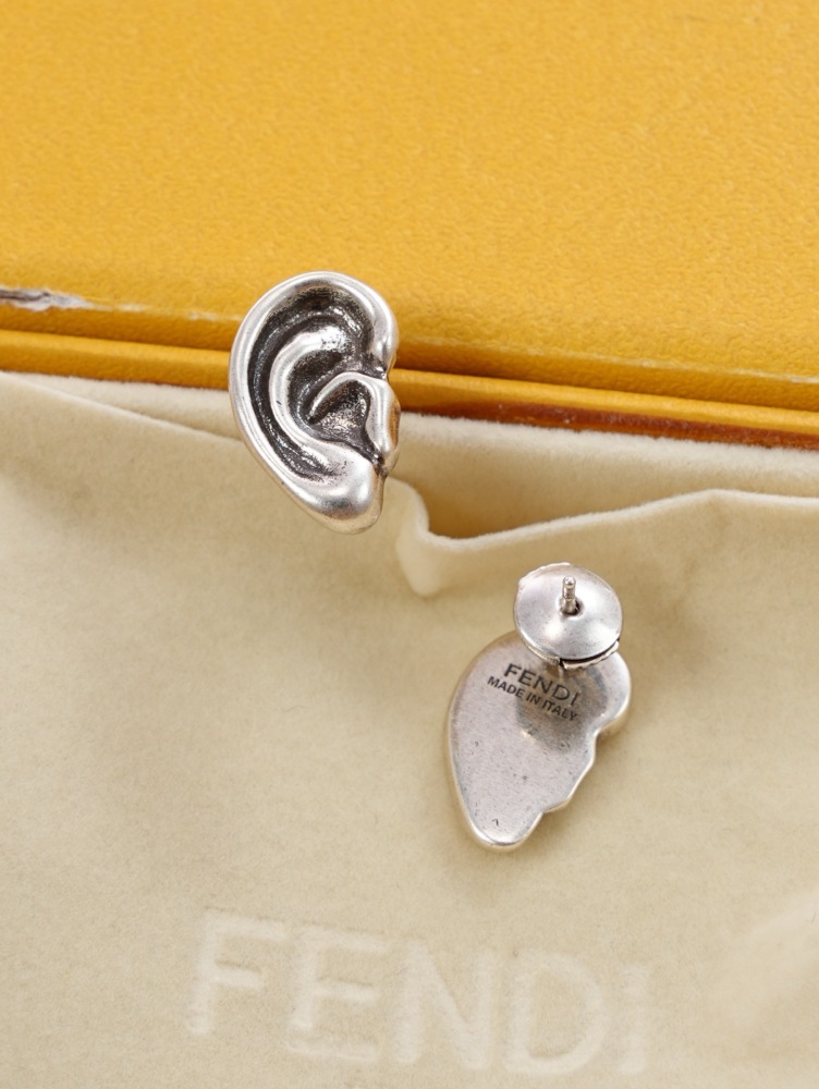 FENDI EAR-SHAPED STUD EARRINGS