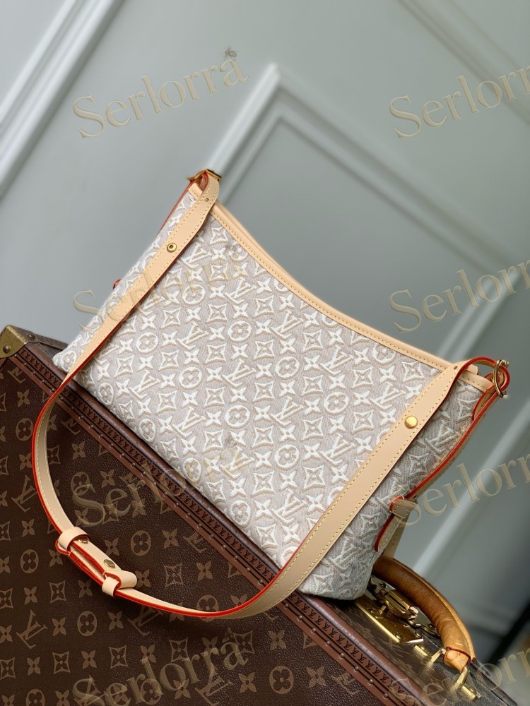 LOUIS VUITTON CARRYALL EAST-WEST MONOGRAM EMBLÈME