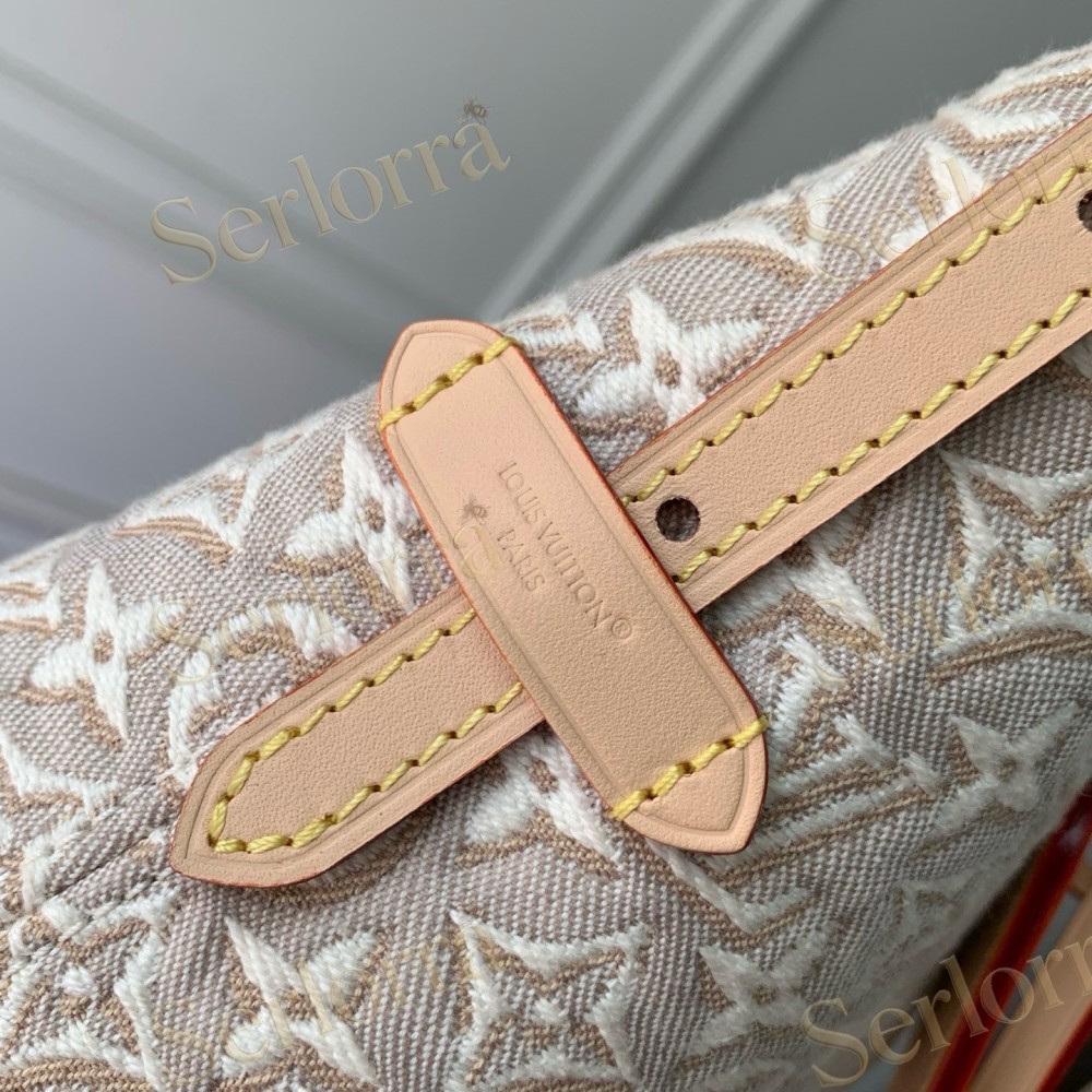 LOUIS VUITTON CARRYALL EAST-WEST MONOGRAM EMBLÈME