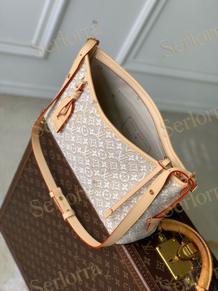 LOUIS VUITTON CARRYALL EAST-WEST MONOGRAM EMBLÈME