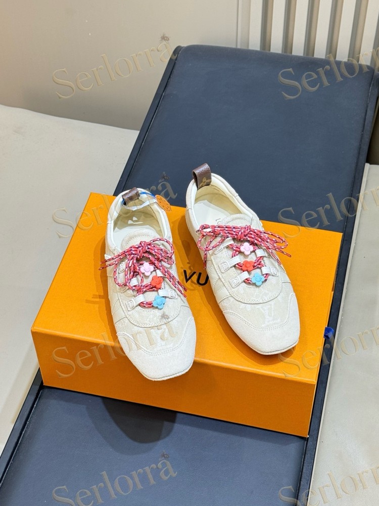 LOUIS VUITTON OFF-WHITE MONOGRAM LV V-SIGNATURE LOW TOP SNEAKERS