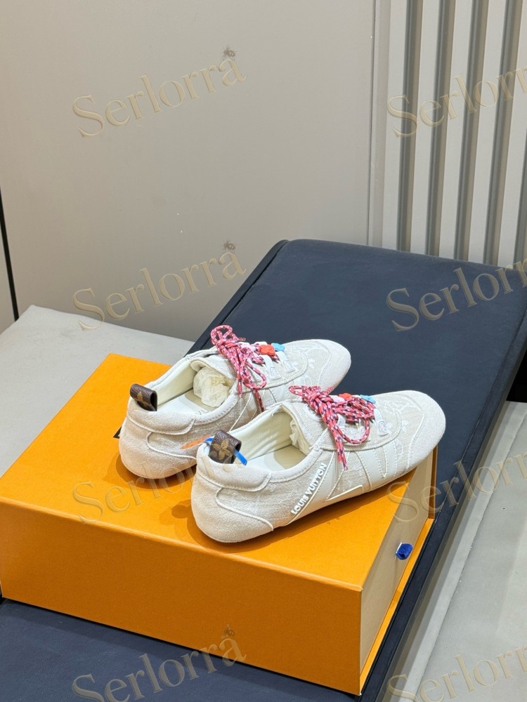 LOUIS VUITTON OFF-WHITE MONOGRAM LV V-SIGNATURE LOW TOP SNEAKERS