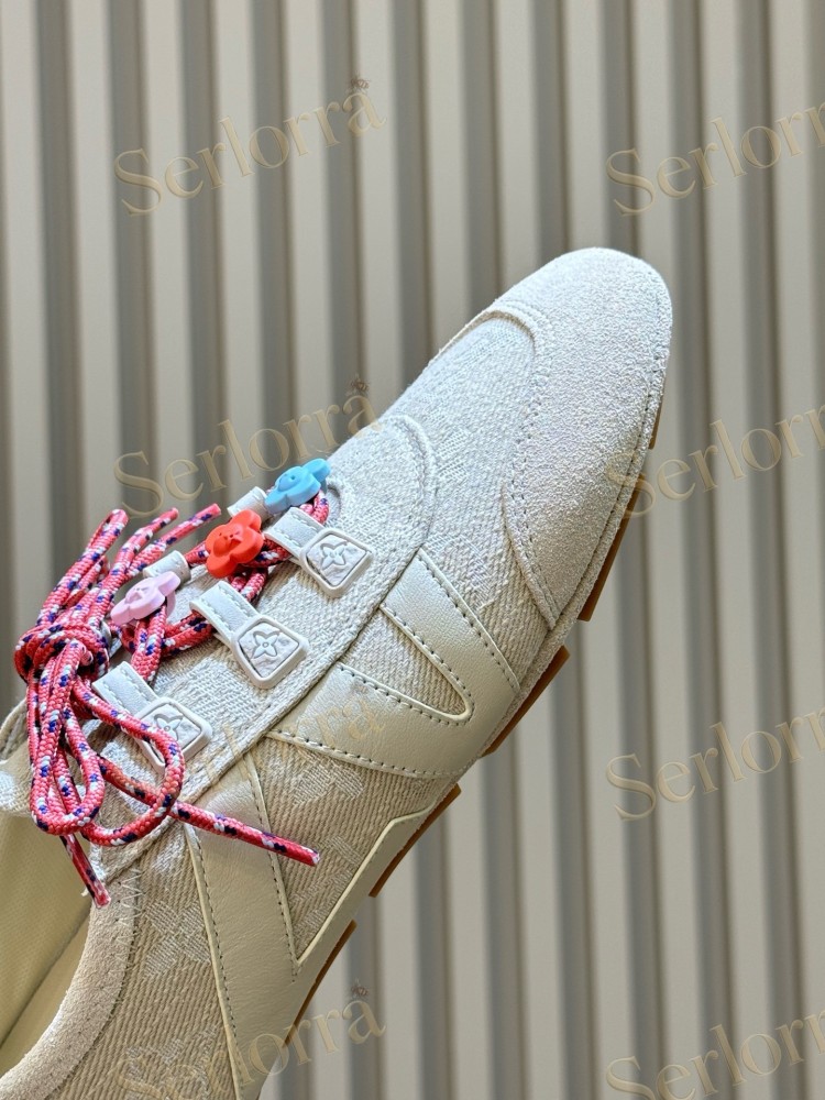 LOUIS VUITTON OFF-WHITE MONOGRAM LV V-SIGNATURE LOW TOP SNEAKERS