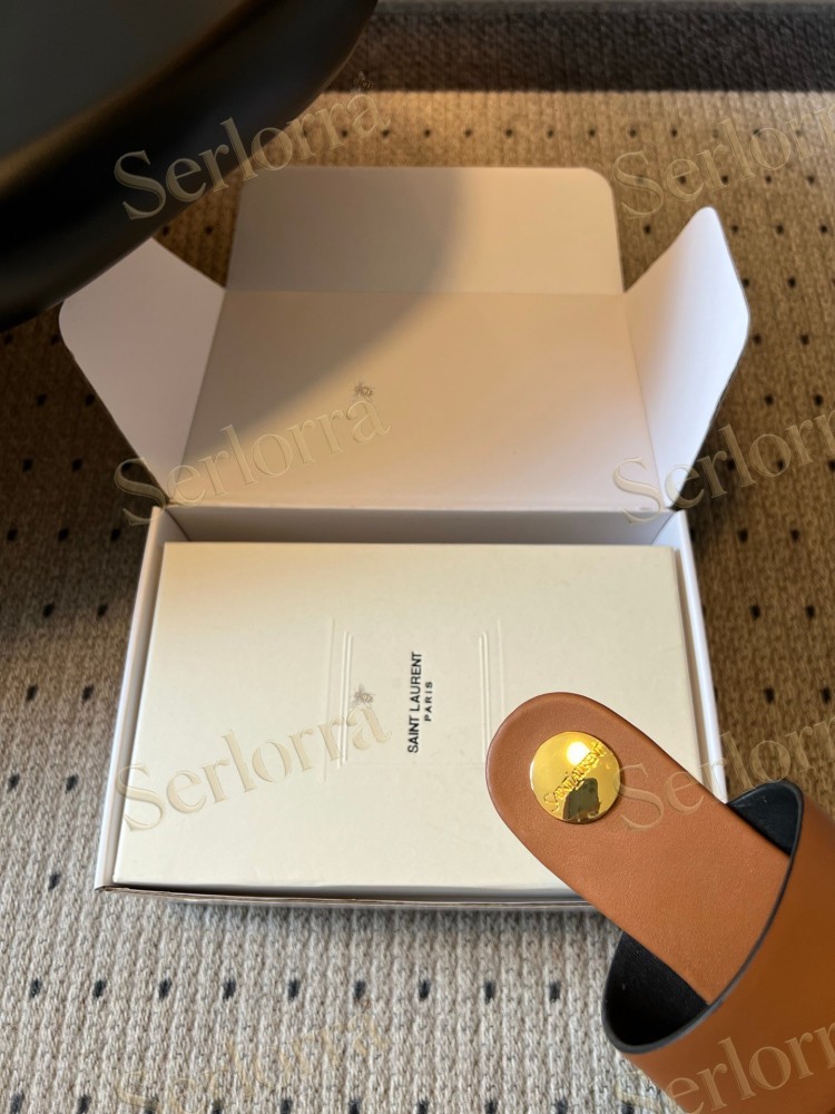 SAINT LAURENT BABYLONE PUMPS