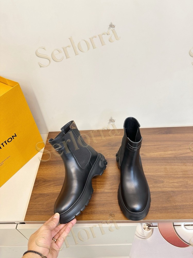 LOUIS VUITTON CHELSEA ANKLE BOOTS