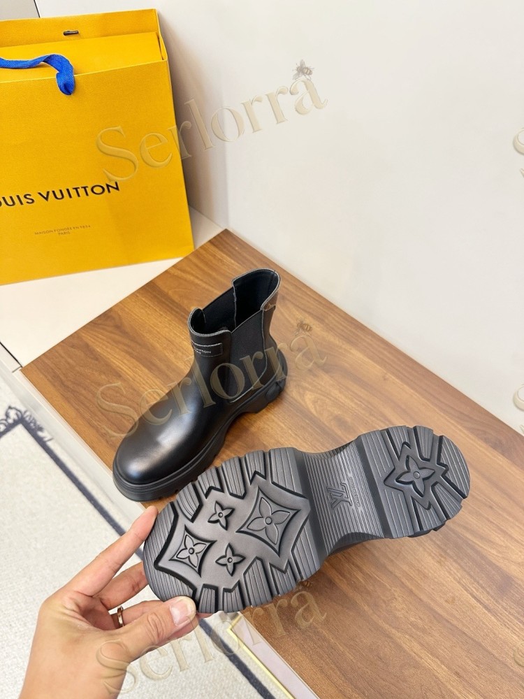 LOUIS VUITTON CHELSEA ANKLE BOOTS