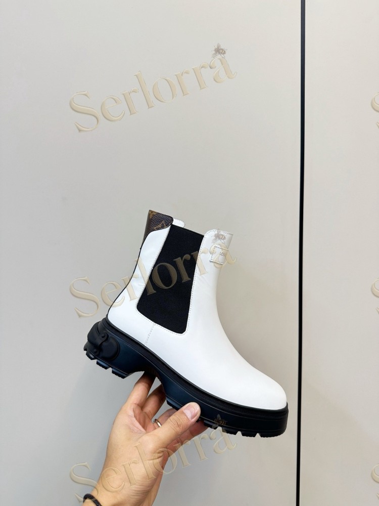 LOUIS VUITTON CHELSEA ANKLE BOOTS