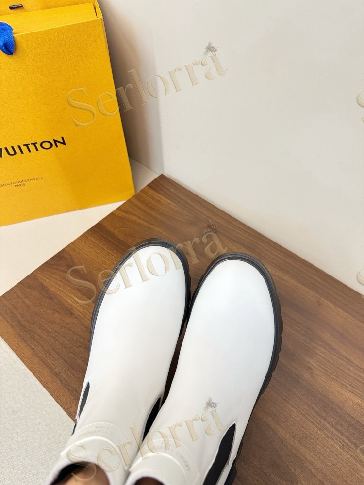 LOUIS VUITTON CHELSEA ANKLE BOOTS