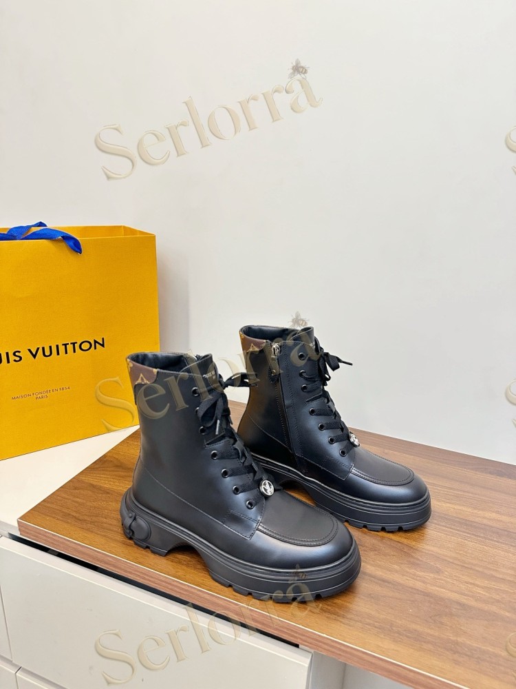 LOUIS VUITTON CHELSEA ANKLE BOOTS