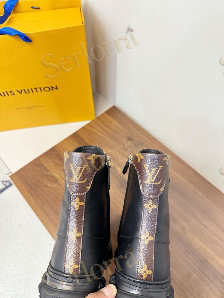 LOUIS VUITTON CHELSEA ANKLE BOOTS