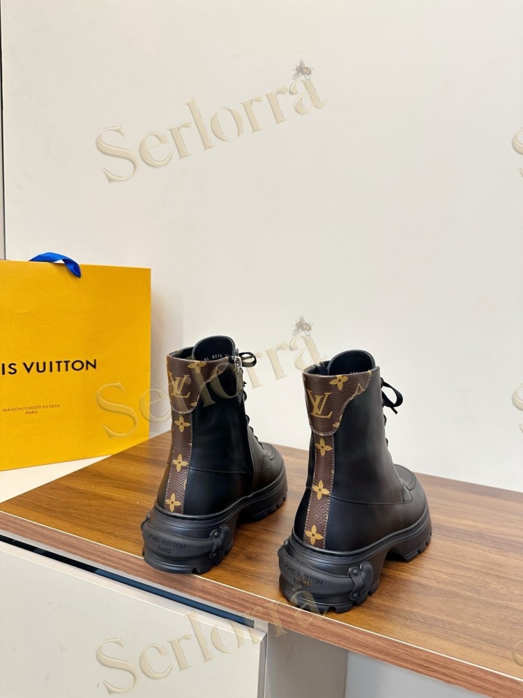 LOUIS VUITTON CHELSEA ANKLE BOOTS