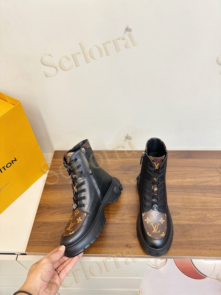 LOUIS VUITTON CHELSEA ANKLE BOOTS
