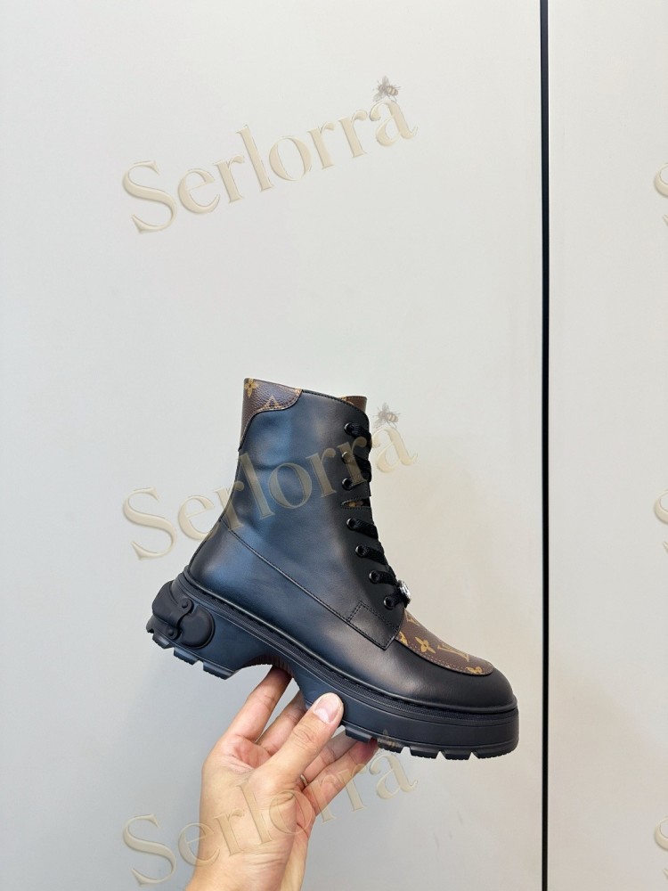LOUIS VUITTON CHELSEA ANKLE BOOTS