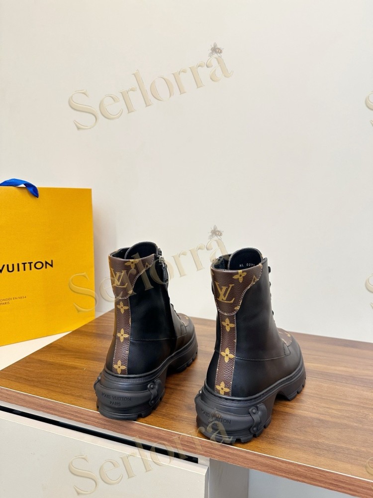 LOUIS VUITTON CHELSEA ANKLE BOOTS