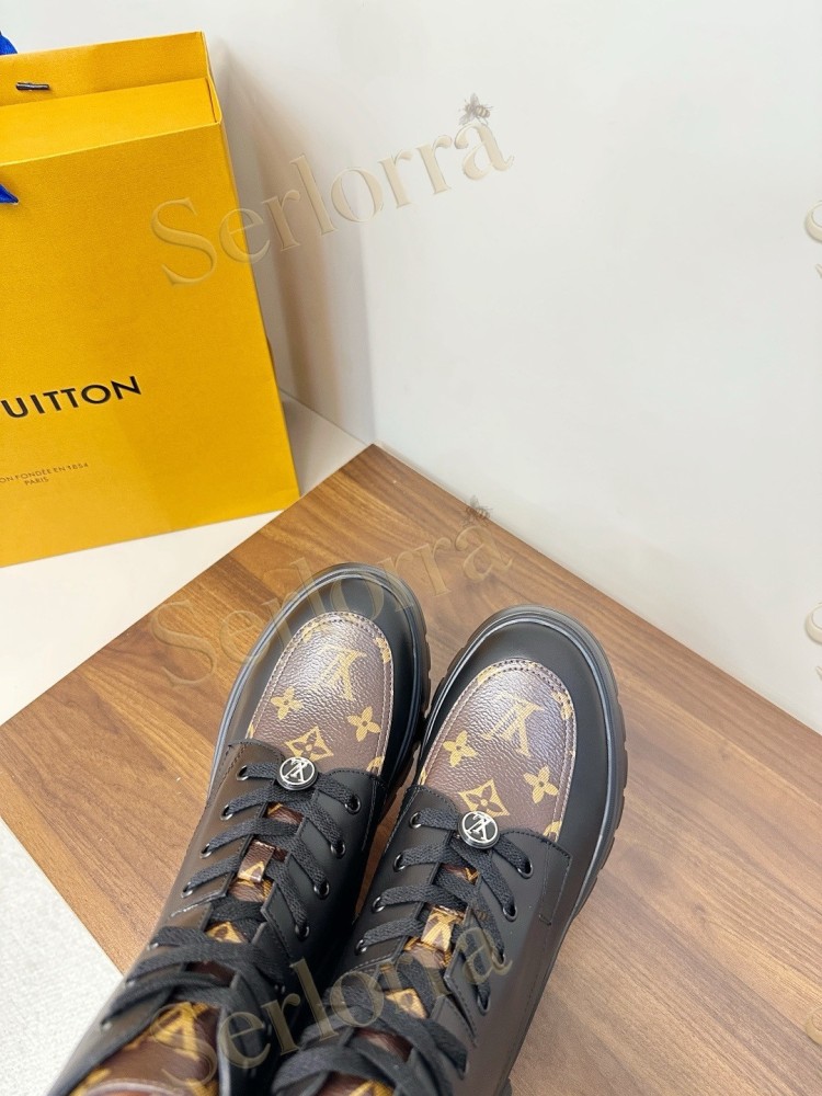 LOUIS VUITTON CHELSEA ANKLE BOOTS