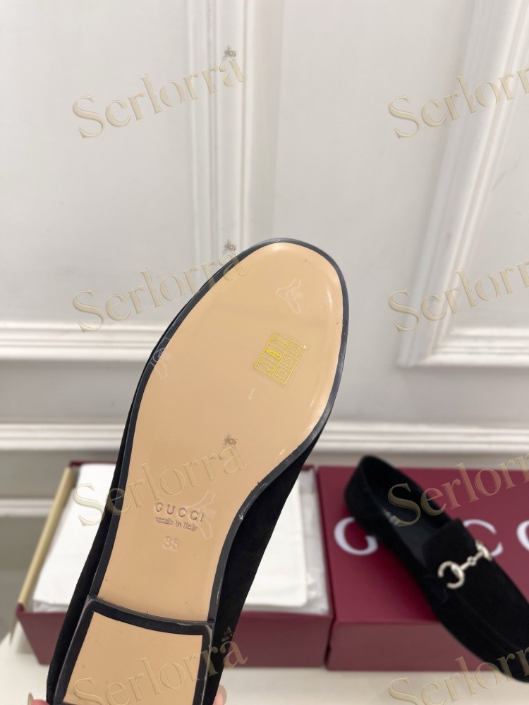 GUCCI JORDAAN HORSEBIT SUEDE LEATHER FLAT LOAFERS