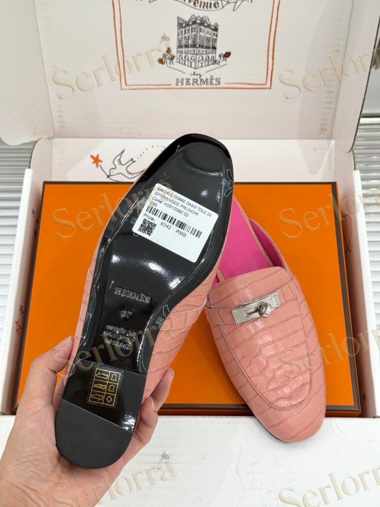 HERMÈS CROCODILE‑EFFECT LEATHER KELLY BUCKLE BACKLESS LOAFER MULES