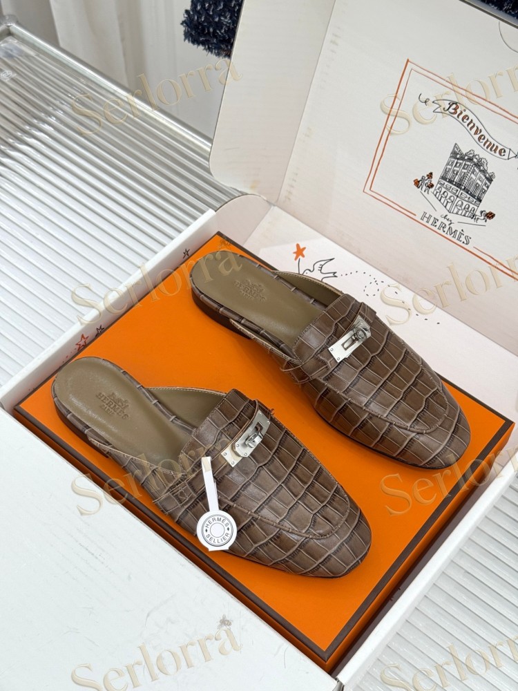 HERMÈS CROCODILE‑EFFECT LEATHER KELLY BUCKLE BACKLESS LOAFER MULES