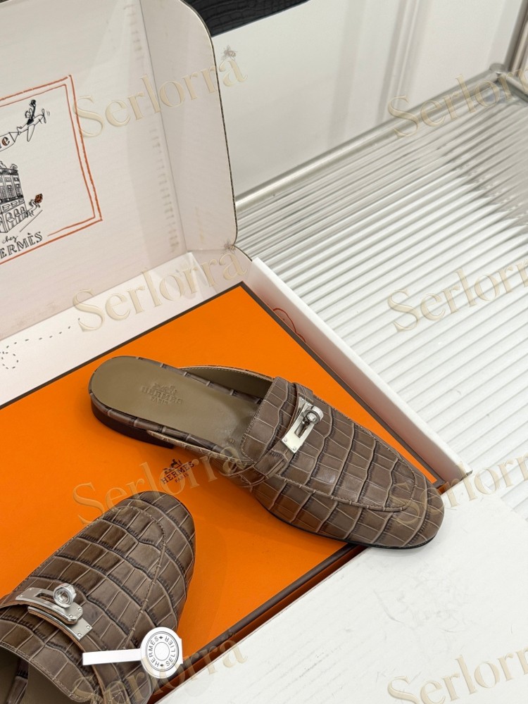 HERMÈS CROCODILE‑EFFECT LEATHER KELLY BUCKLE BACKLESS LOAFER MULES