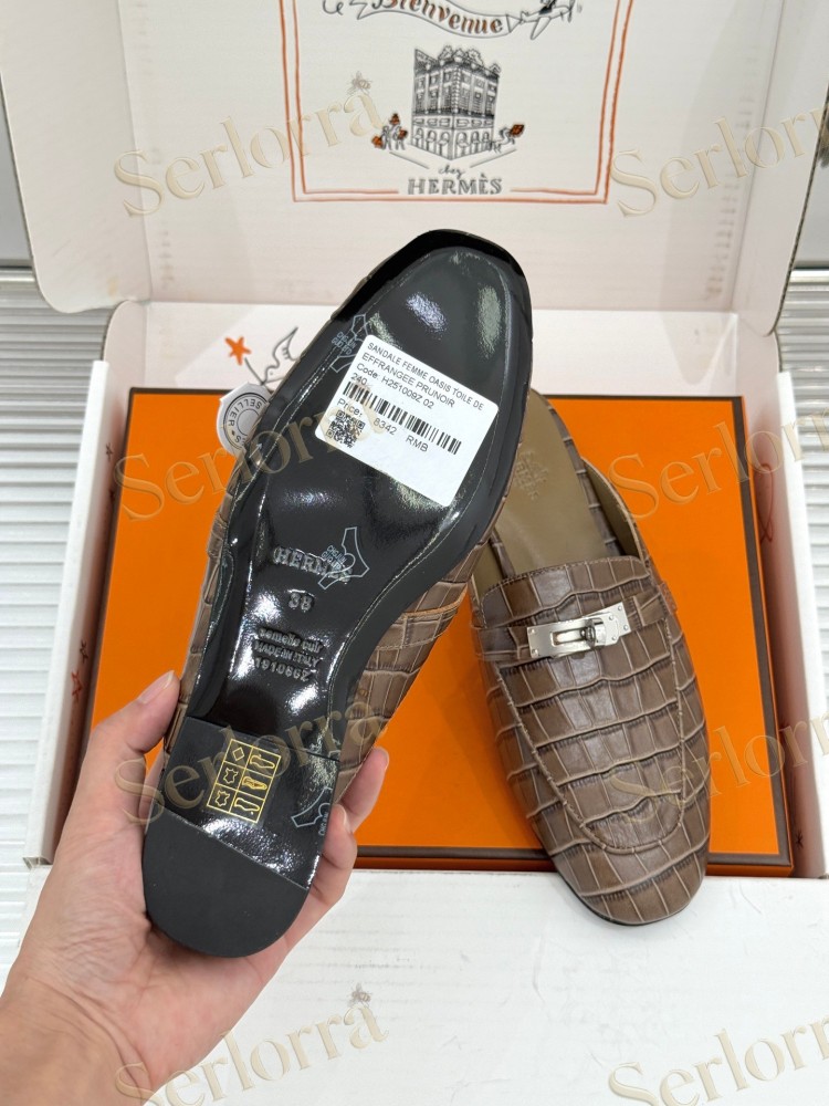 HERMÈS CROCODILE‑EFFECT LEATHER KELLY BUCKLE BACKLESS LOAFER MULES