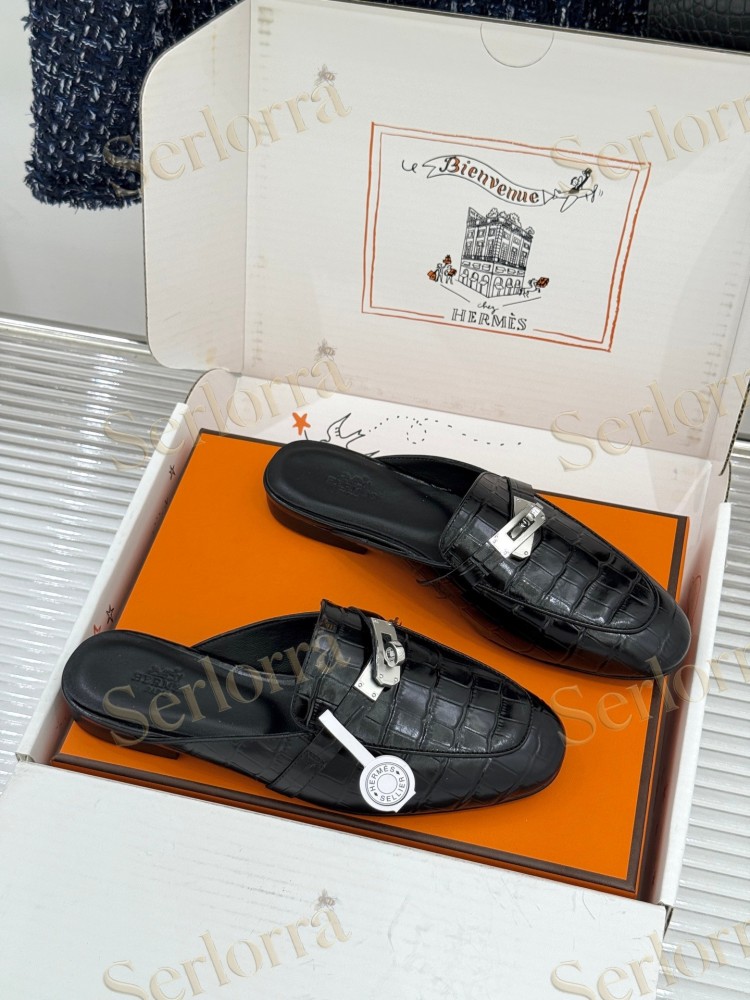 HERMÈS CROCODILE‑EFFECT LEATHER KELLY BUCKLE BACKLESS LOAFER MULES