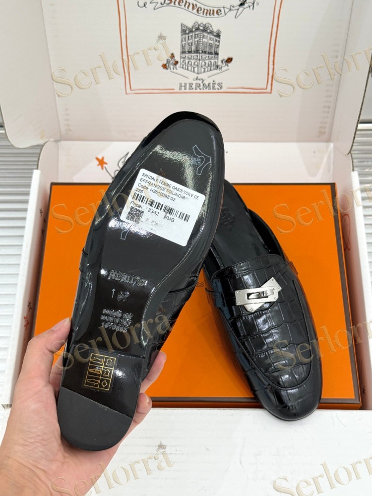 HERMÈS CROCODILE‑EFFECT LEATHER KELLY BUCKLE BACKLESS LOAFER MULES