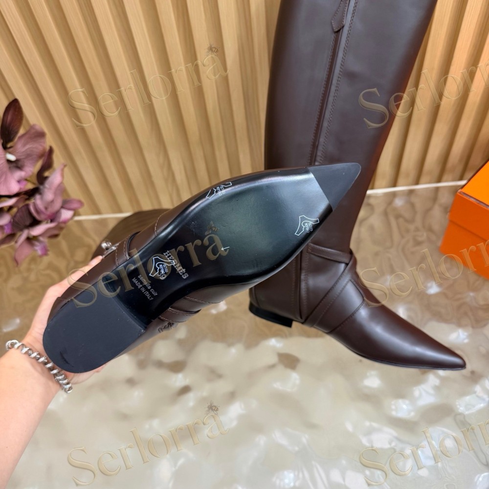 HERMÈS SMOOTH LEATHER POINTED‑TOE FLAT KNEE‑HIGH BOOTS
