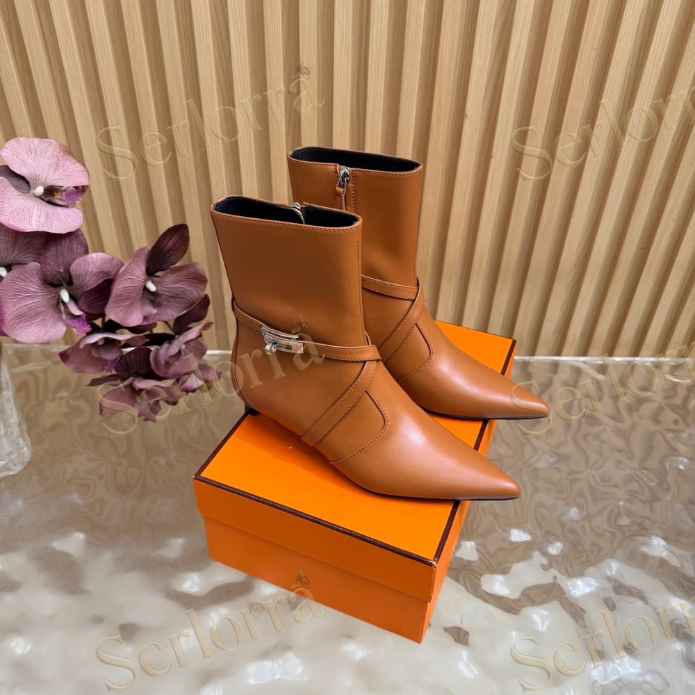 SERLORRA CALFSKIN KELLY BUCKLE POINTED‑TOE KITTEN‑HEEL ANKLE BOOTS