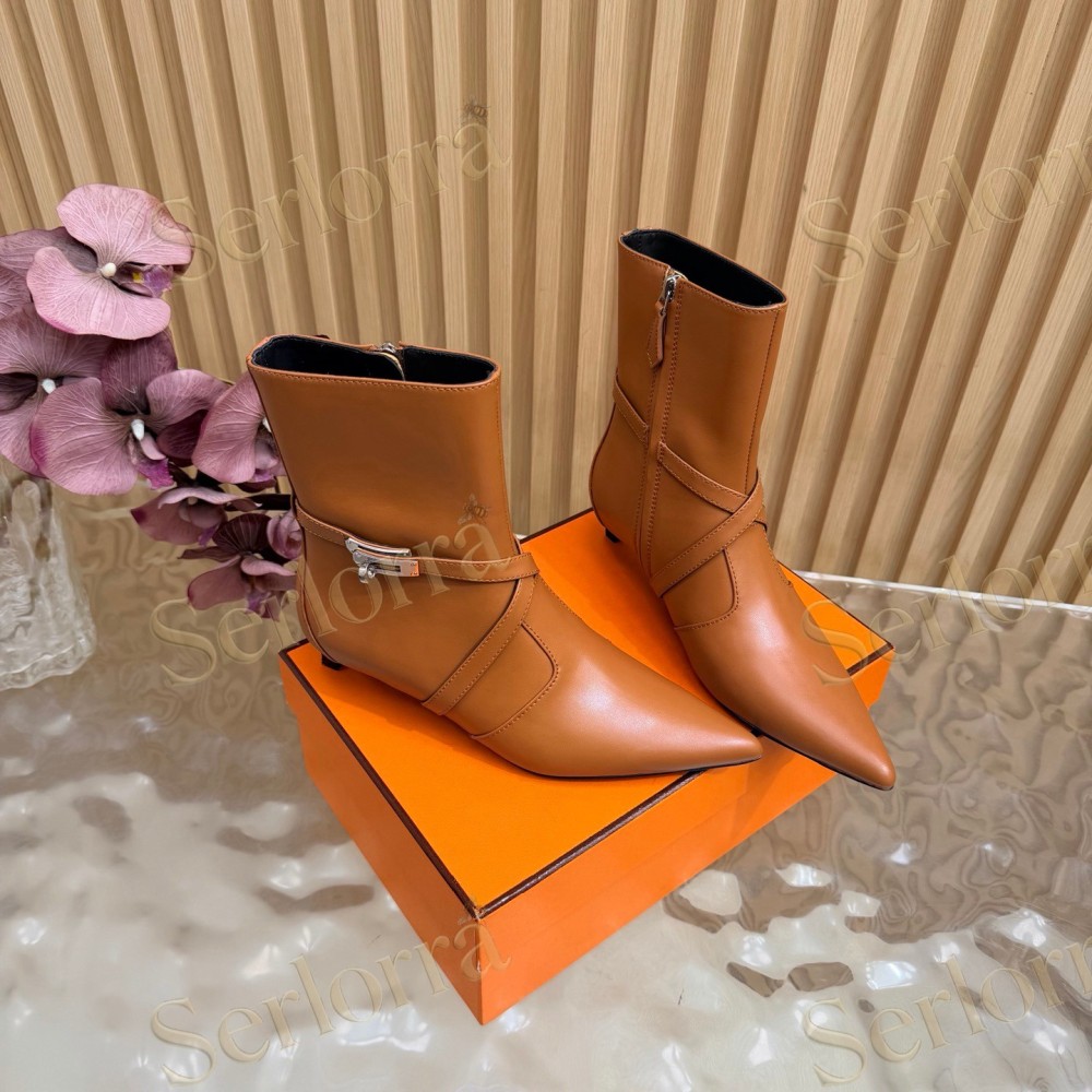 SERLORRA CALFSKIN KELLY BUCKLE POINTED‑TOE KITTEN‑HEEL ANKLE BOOTS