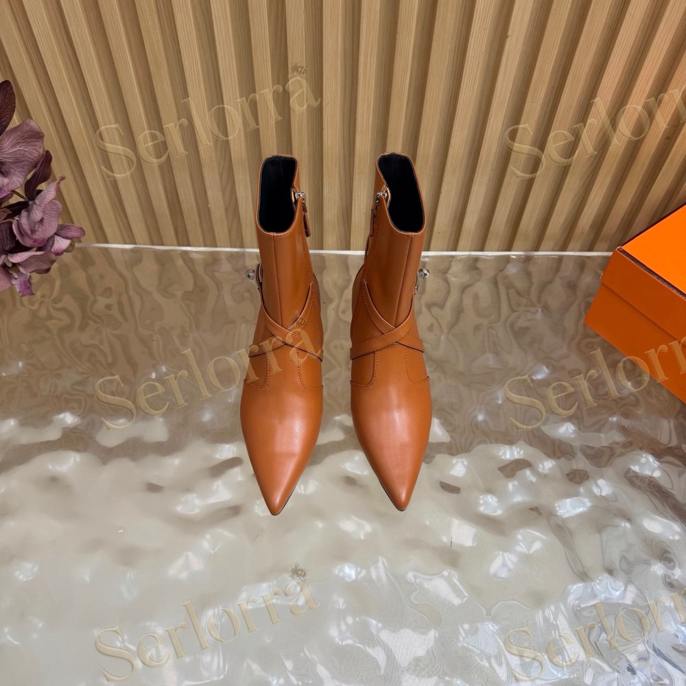 SERLORRA CALFSKIN KELLY BUCKLE POINTED‑TOE KITTEN‑HEEL ANKLE BOOTS