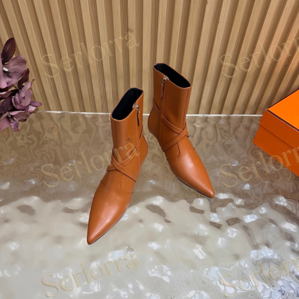 SERLORRA CALFSKIN KELLY BUCKLE POINTED‑TOE KITTEN‑HEEL ANKLE BOOTS