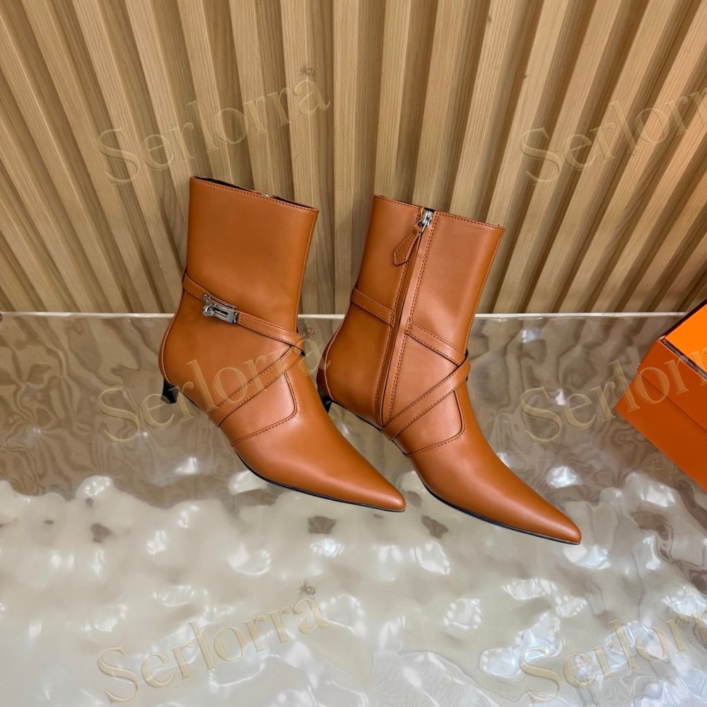 SERLORRA CALFSKIN KELLY BUCKLE POINTED‑TOE KITTEN‑HEEL ANKLE BOOTS