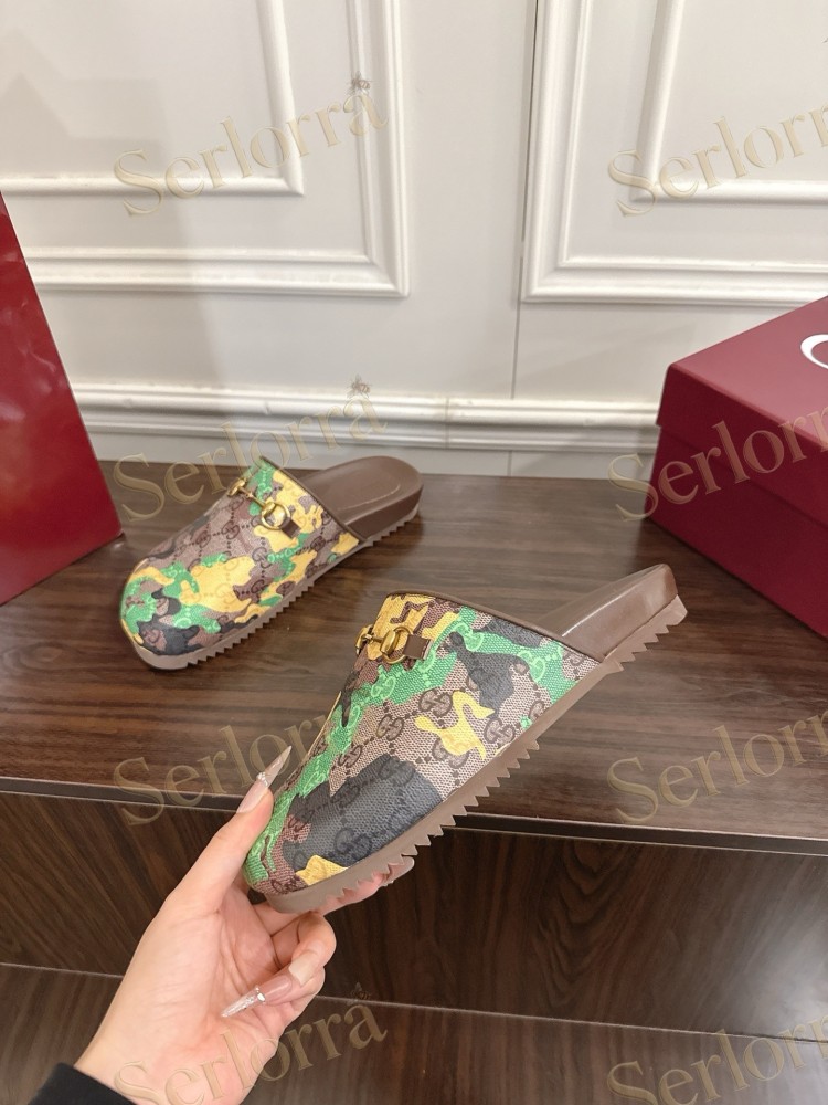 GUCCI GG CAMOUFLAGE CANVAS HORSEBIT SLIDE MULES