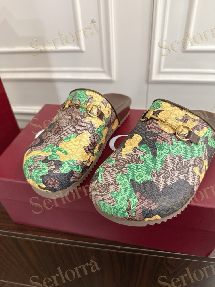 GUCCI GG CAMOUFLAGE CANVAS HORSEBIT SLIDE MULES