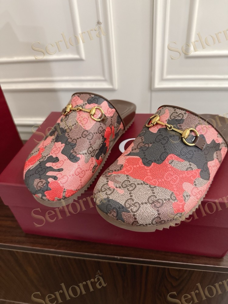 GUCCI GG CAMOUFLAGE CANVAS HORSEBIT SLIDE MULES
