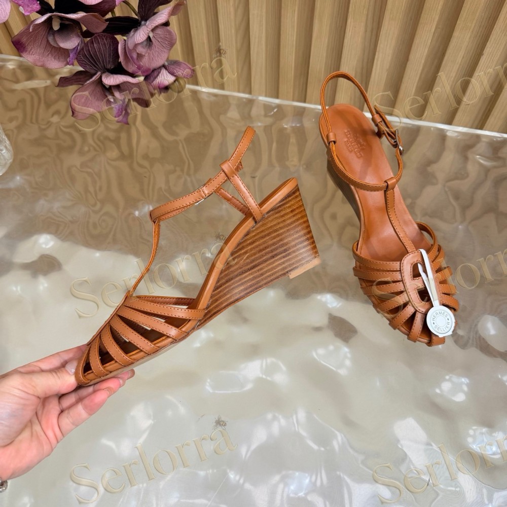 HERMÈS LEATHER CUTOUT WEDGE-HEEL ROMAN SANDALS