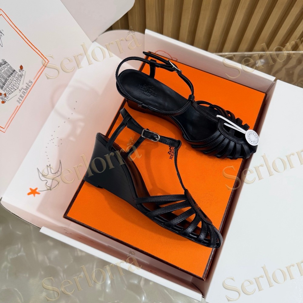 HERMÈS LEATHER CUTOUT WEDGE-HEEL ROMAN SANDALS