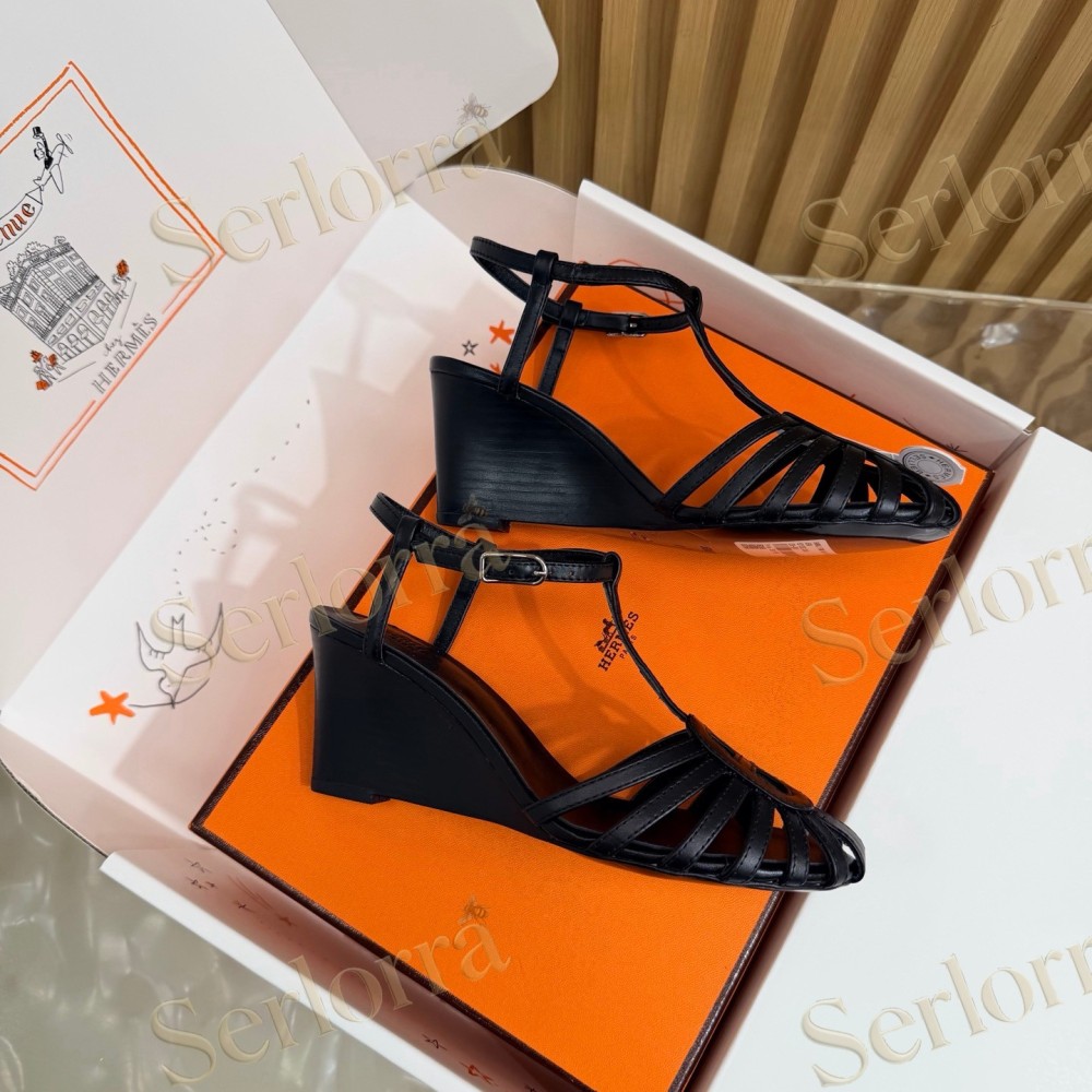HERMÈS LEATHER CUTOUT WEDGE-HEEL ROMAN SANDALS