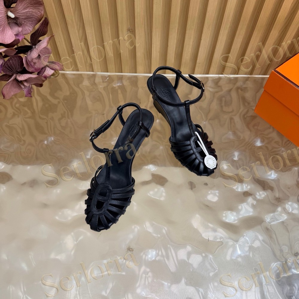 HERMÈS LEATHER CUTOUT WEDGE-HEEL ROMAN SANDALS