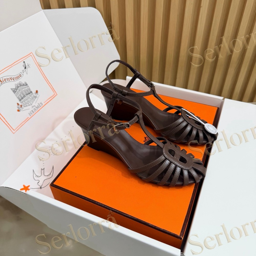 HERMÈS LEATHER CUTOUT WEDGE-HEEL ROMAN SANDALS