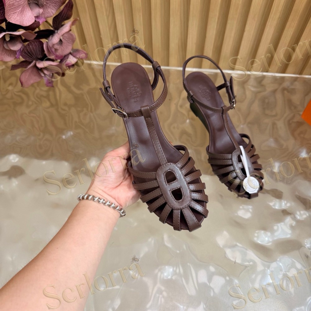 HERMÈS LEATHER CUTOUT WEDGE-HEEL ROMAN SANDALS