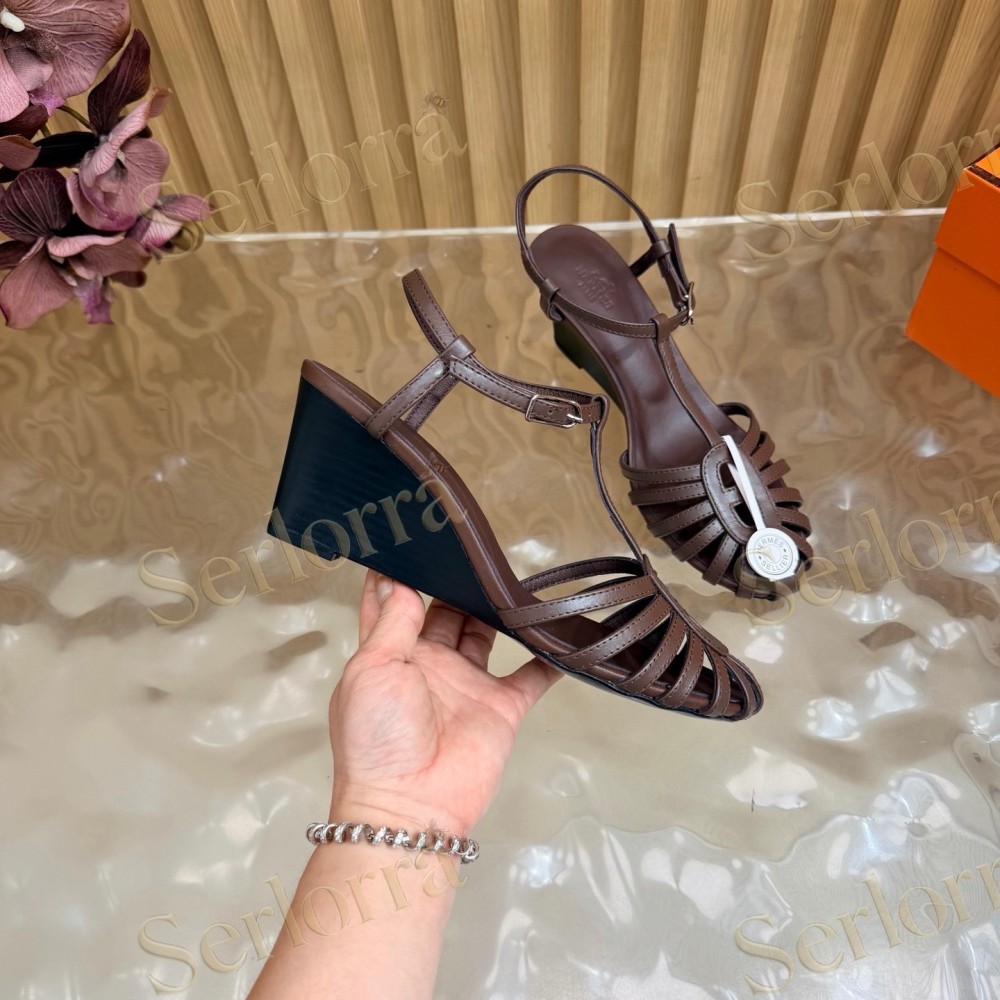 HERMÈS LEATHER CUTOUT WEDGE-HEEL ROMAN SANDALS