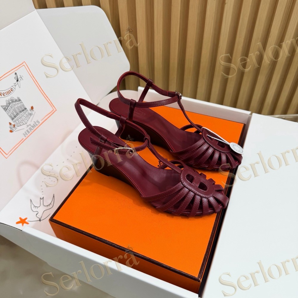 HERMÈS LEATHER CUTOUT WEDGE-HEEL ROMAN SANDALS