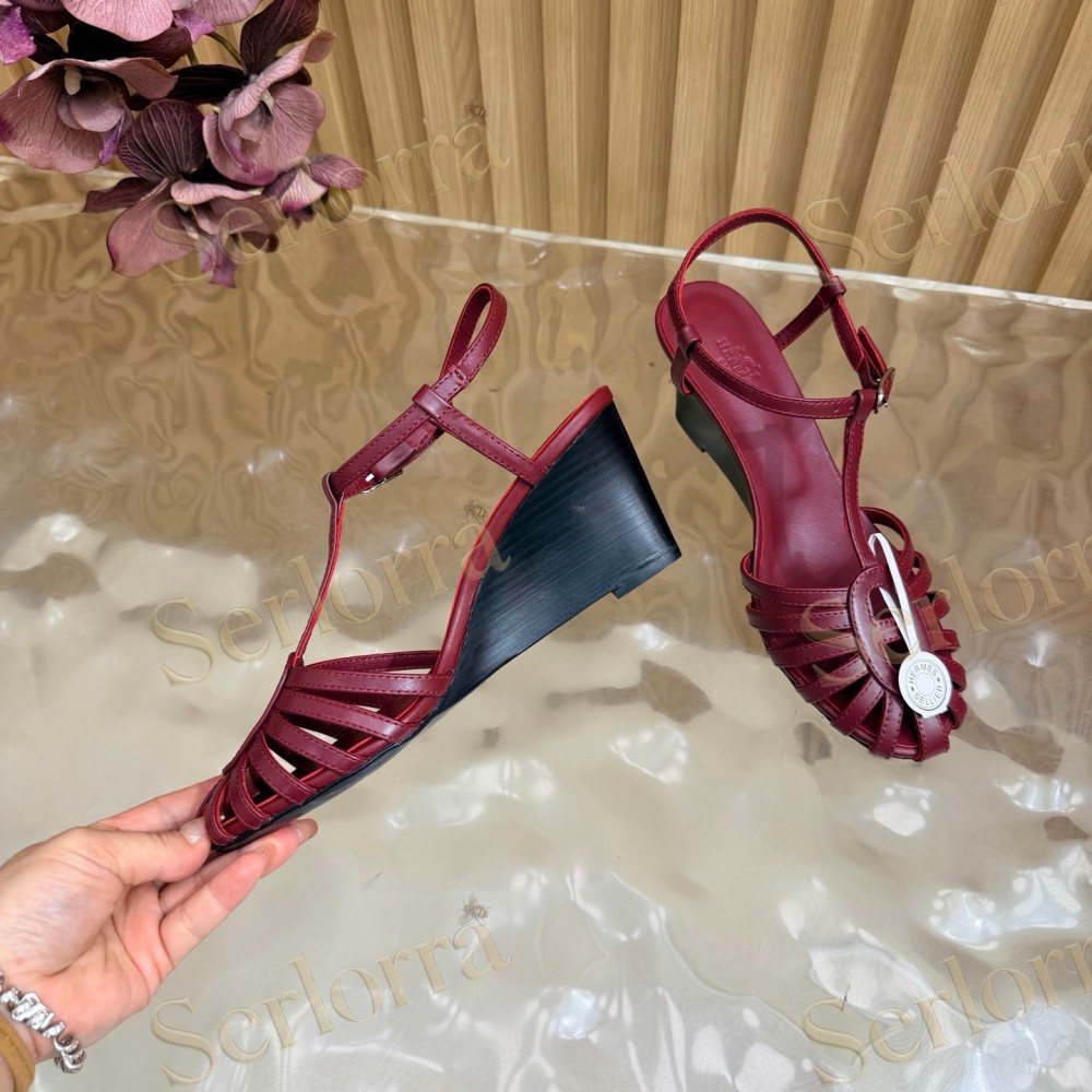 HERMÈS LEATHER CUTOUT WEDGE-HEEL ROMAN SANDALS