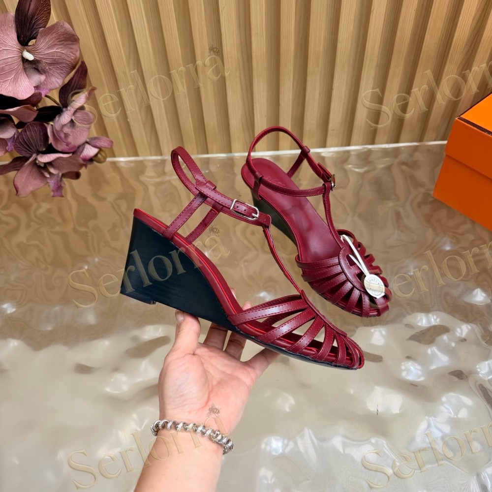 HERMÈS LEATHER CUTOUT WEDGE-HEEL ROMAN SANDALS