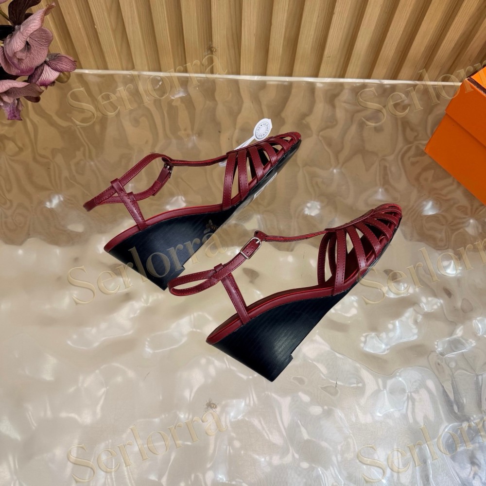 HERMÈS LEATHER CUTOUT WEDGE-HEEL ROMAN SANDALS